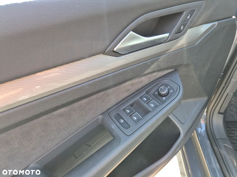 Volkswagen Golf - 14