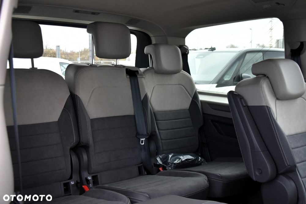 Volkswagen Multivan - 23