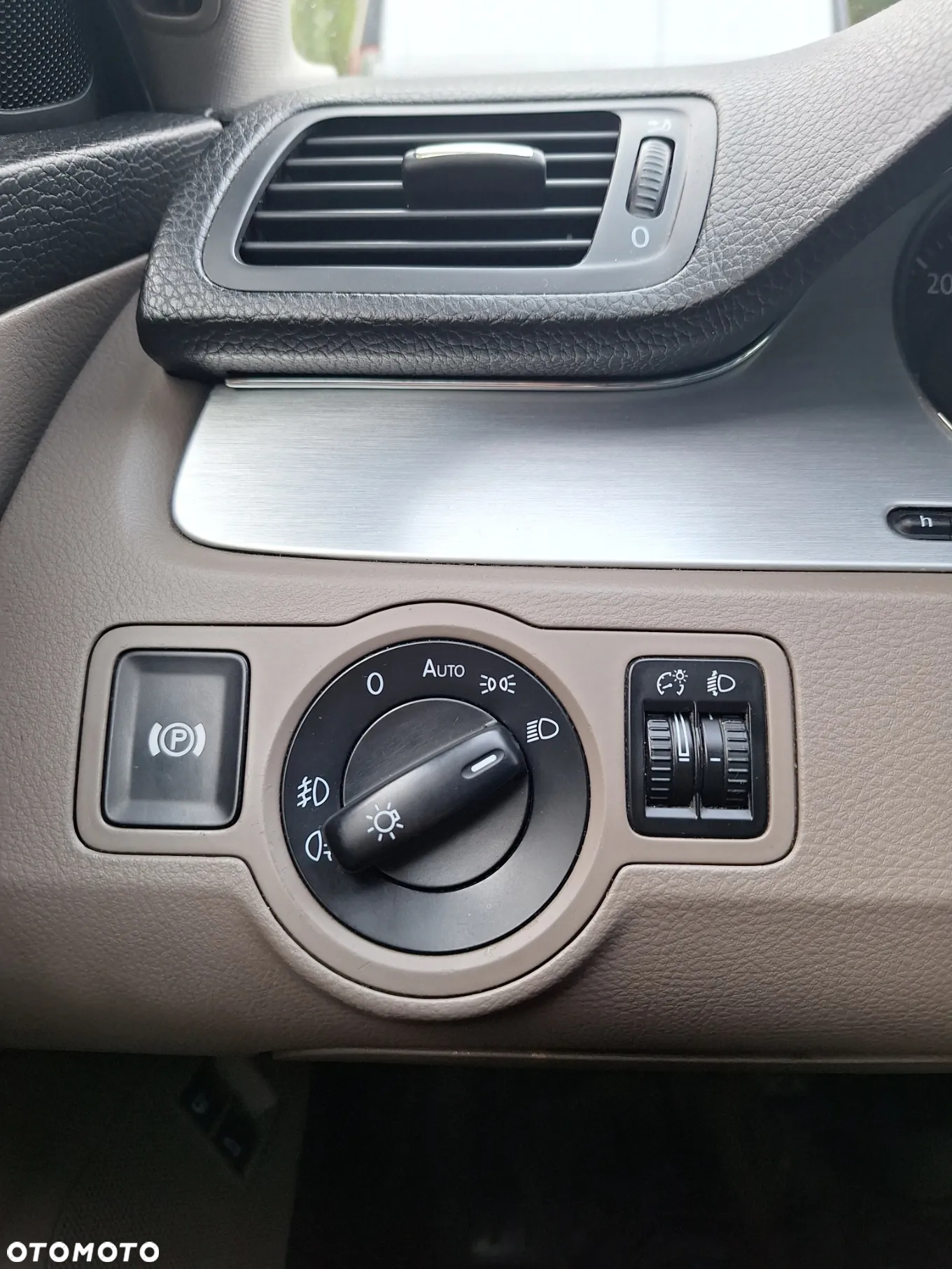 Volkswagen Passat - 10