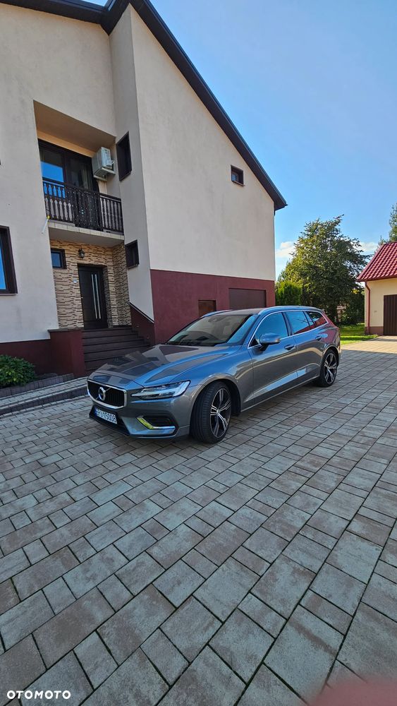 Volvo V60 D3 Momentum Pro - 1