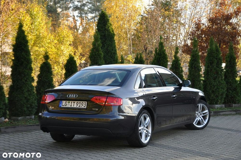 Audi A4 Limousine - 7