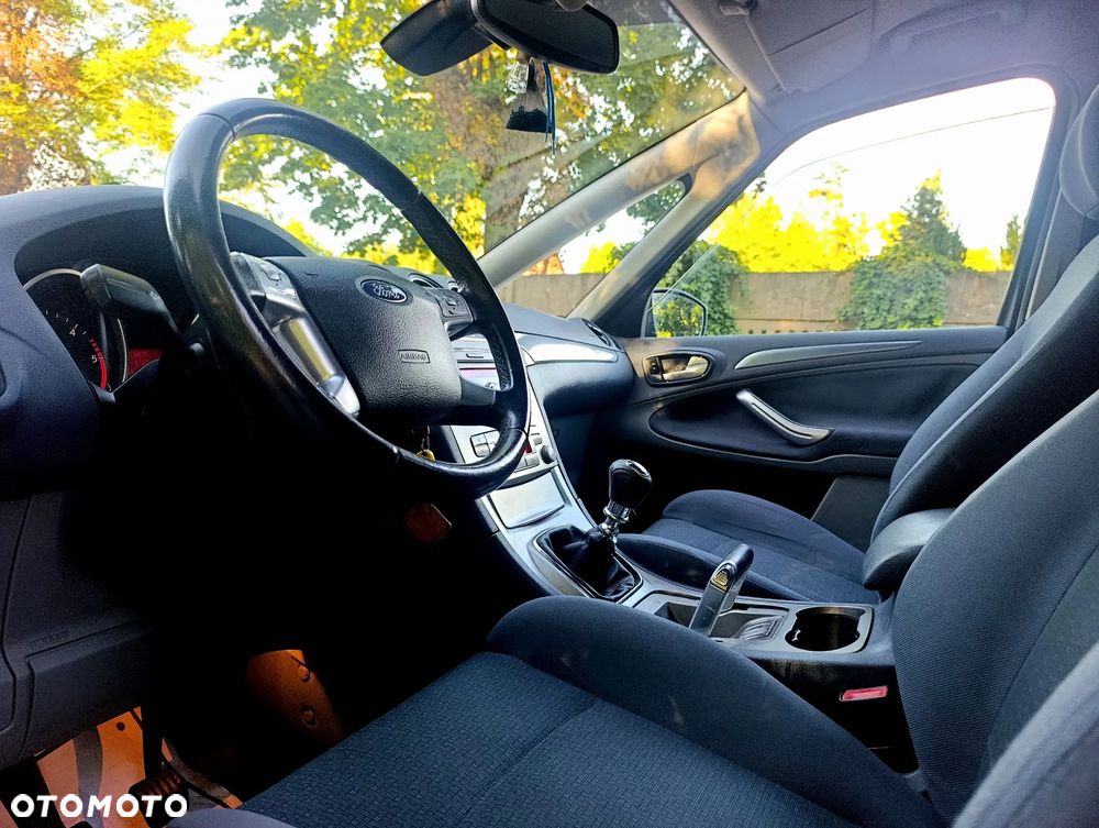 Ford S-Max - 12