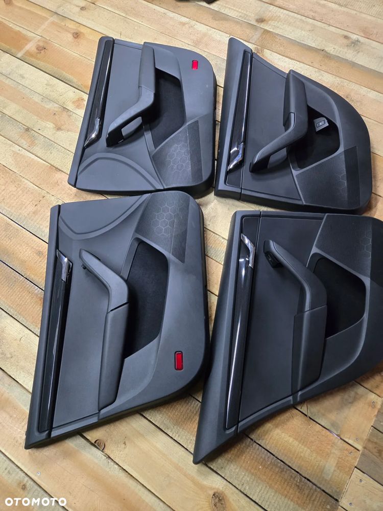 SKODA OCTAVIA III RS VRS  ZESTAW  BOCZKÓW SKÓRA - 1