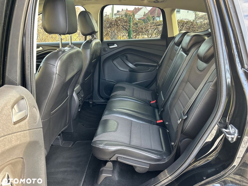 Ford Kuga 1.5 EcoBoost 2x4 Titanium - 35