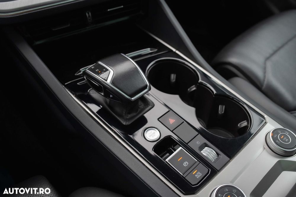 Volkswagen Touareg ver-3-0-v6-tdi-scr-4motion-automatik-elegance-edition - 9