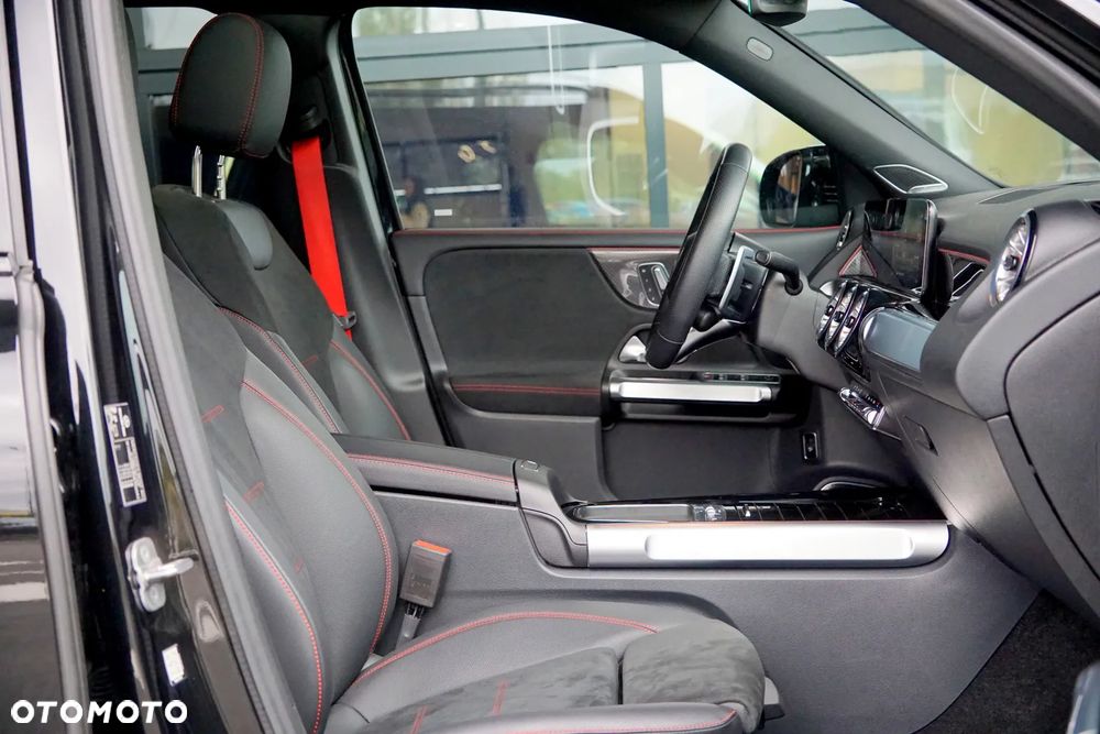 Mercedes-Benz GLB AMG 35 4Matic AMG Speedshift DCT 8G - 24