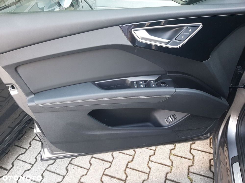 Audi Q4 Sportback e-tron - 11