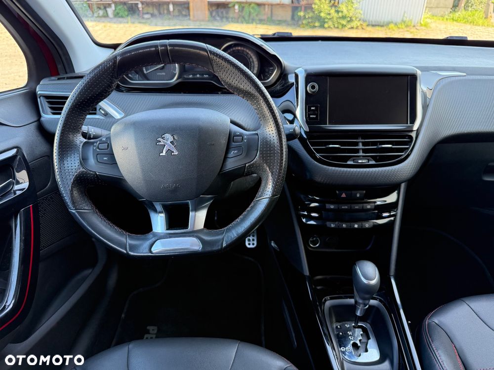 Peugeot 2008 1.2 Pure Tech Active S&S EAT6 - 11