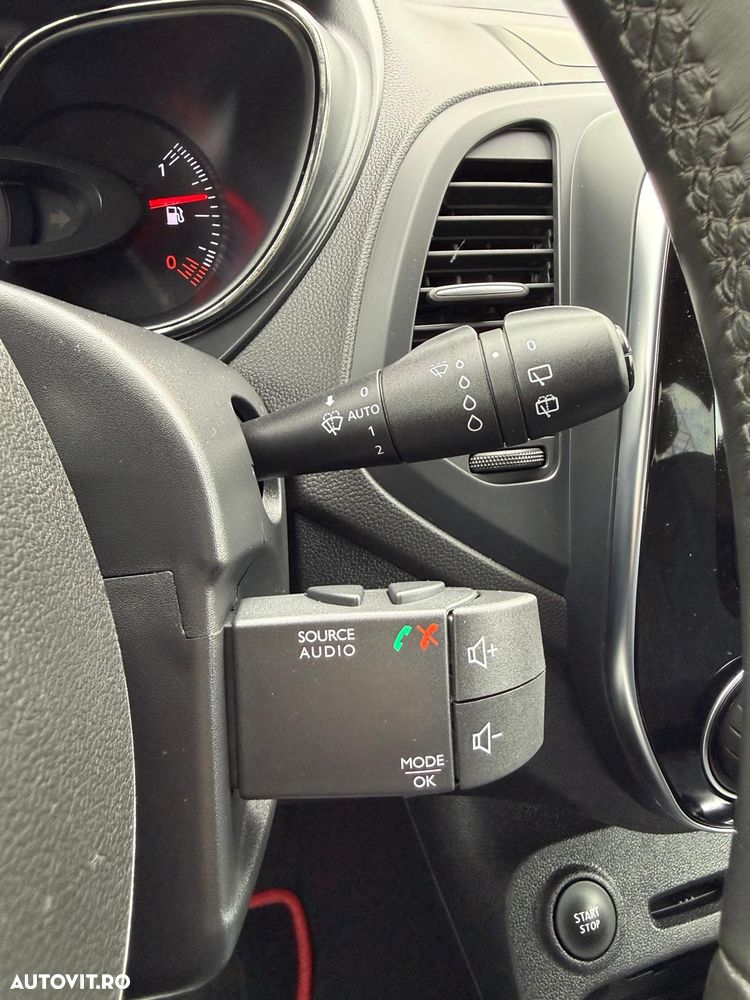 Renault Captur TCe 150 EDC GPF BOSE EDITION - 38