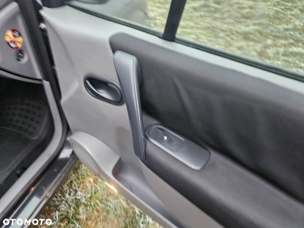 Renault Scenic 1.6 16V EXpression - 24