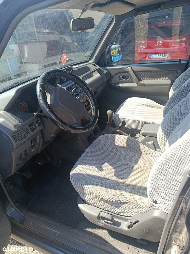Mitsubishi Pajero - 3