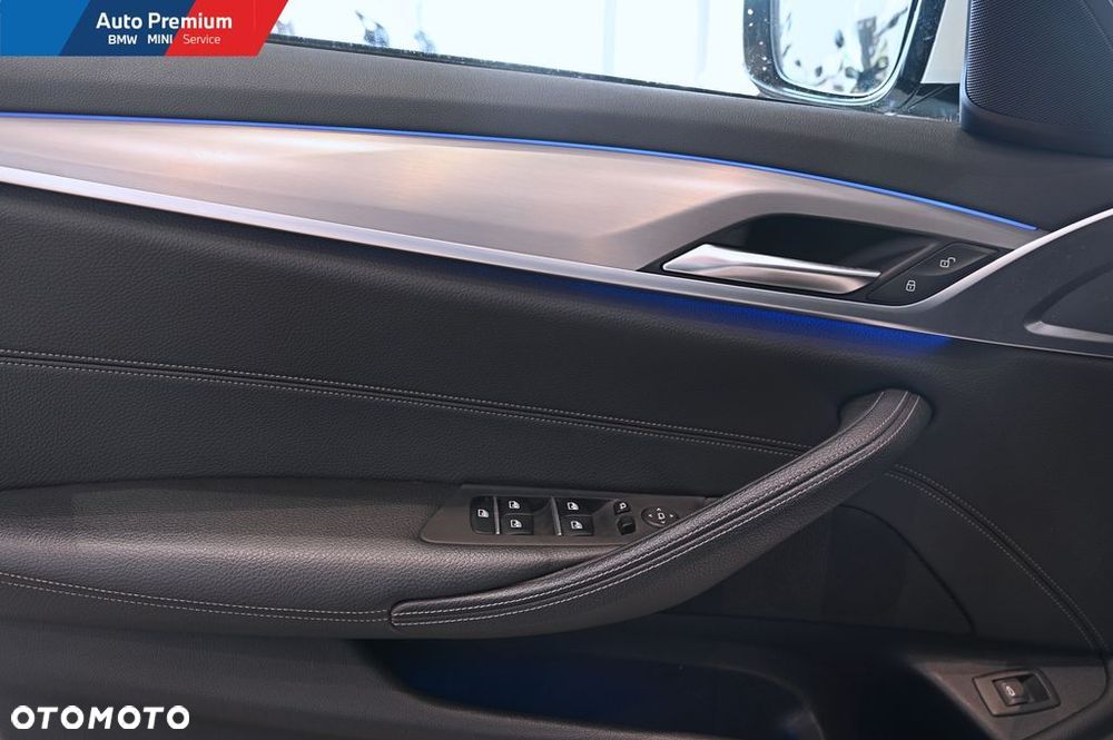 BMW Seria 5 520d xDrive - 10