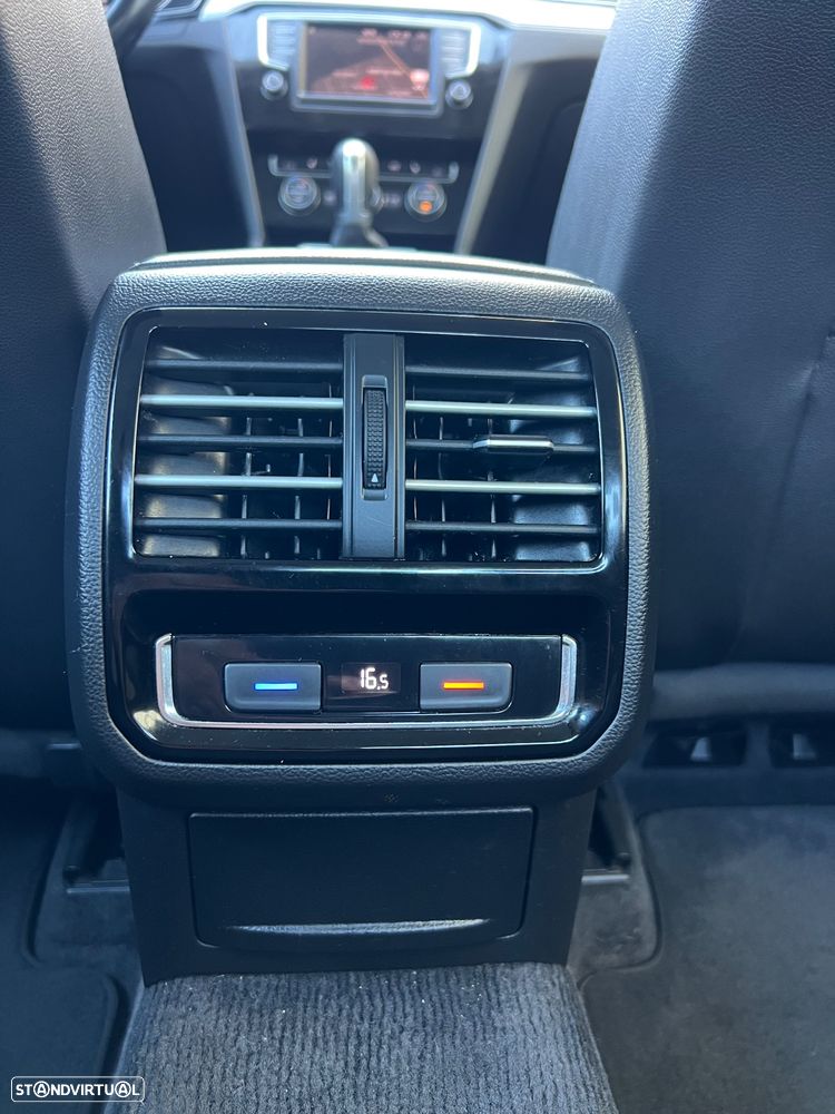 VW Passat 2.0 TDI Confortline DSG - 47