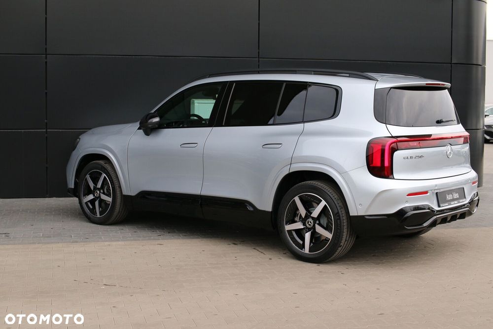 Mercedes-Benz GLB 250+ EQ 85kWh - 9