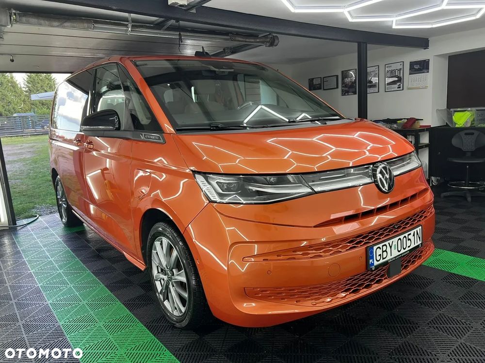 Volkswagen Multivan - 1