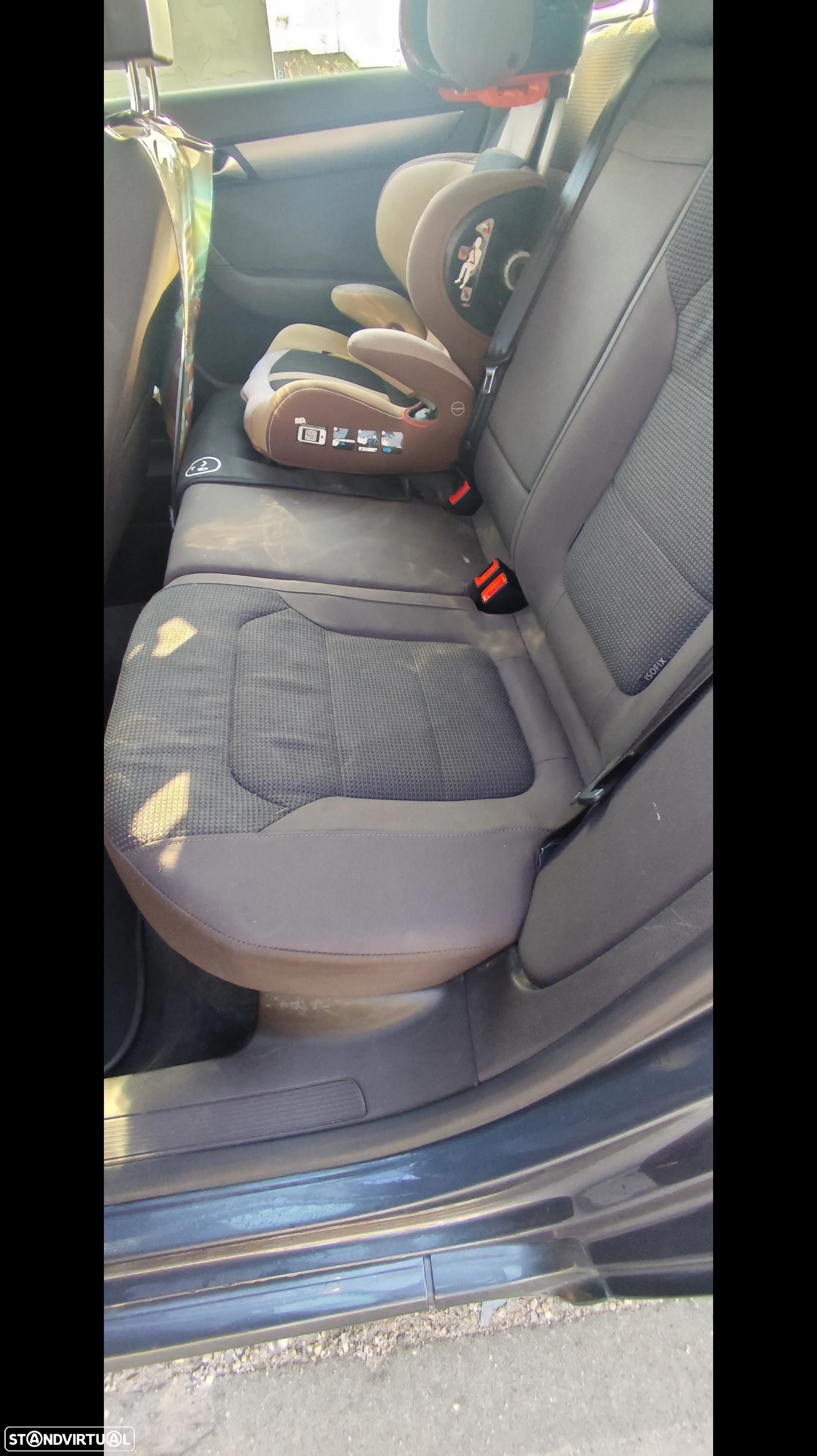 VW Passat 1.6 TDI BlueMotion - 21