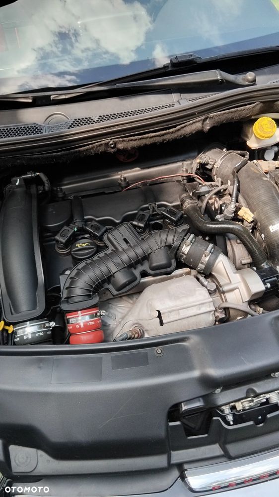 Peugeot 208 GTI 200 THP - 9