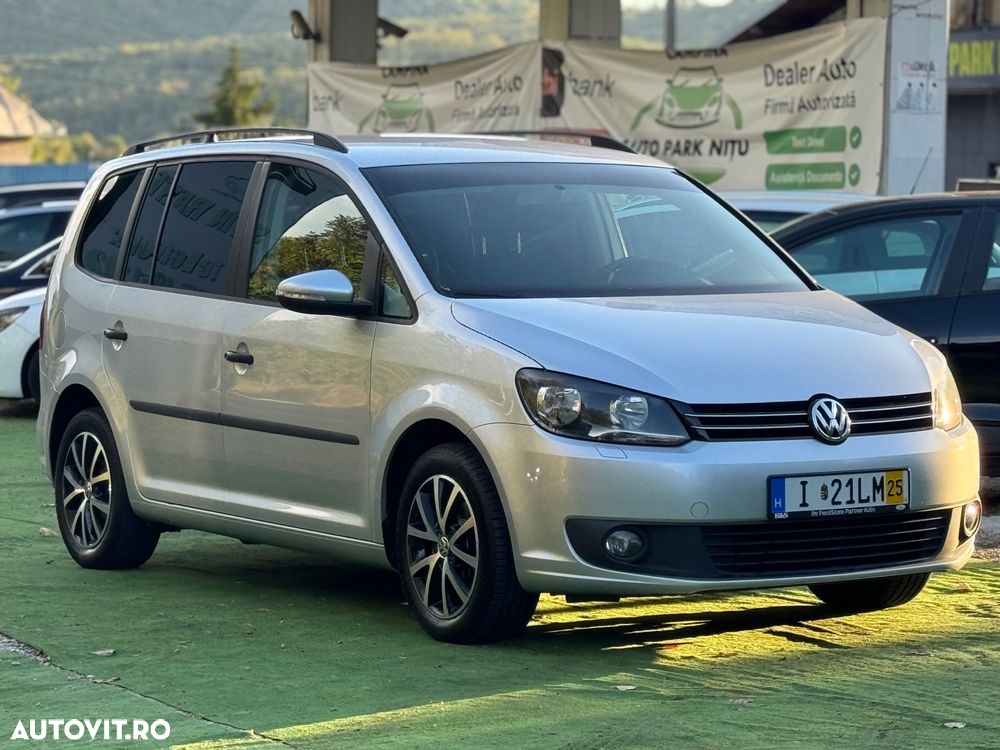 Volkswagen Touran - 11