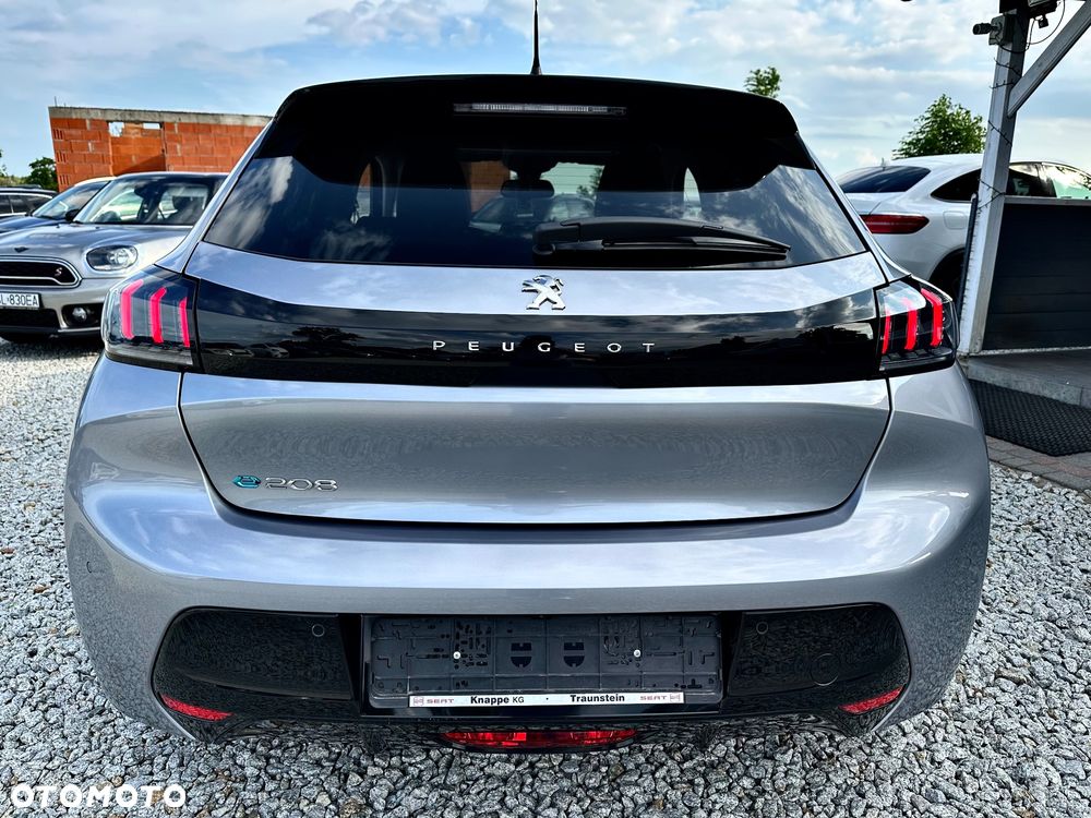Peugeot 208 e-208 50kWh Business - 28