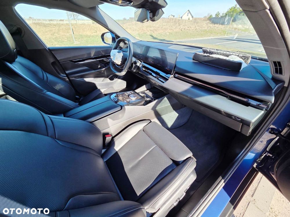 BMW Seria 5 ver-520d-mhev-m-sport - 15