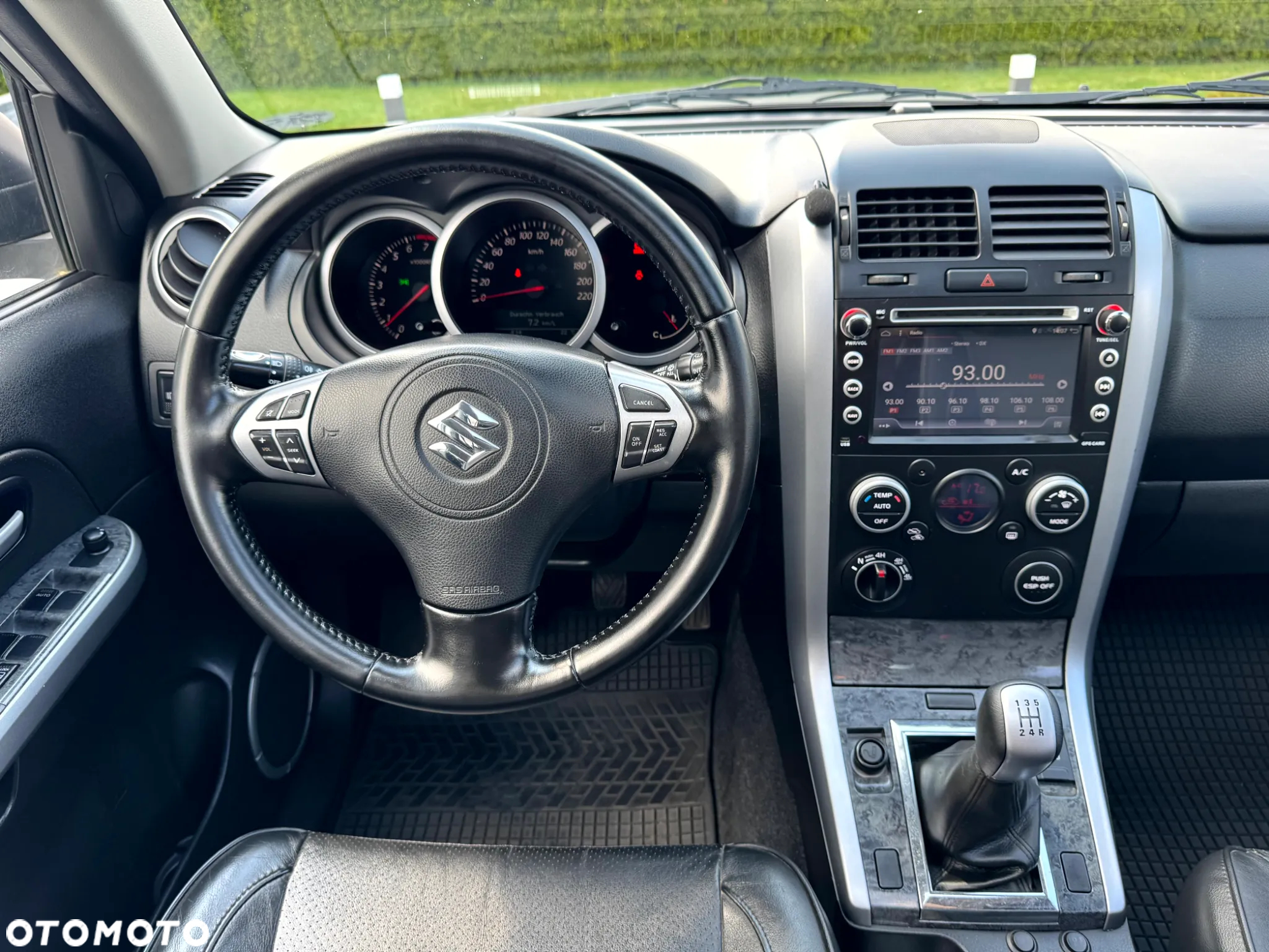 Suzuki Grand Vitara 2.4 De Luxe - 8