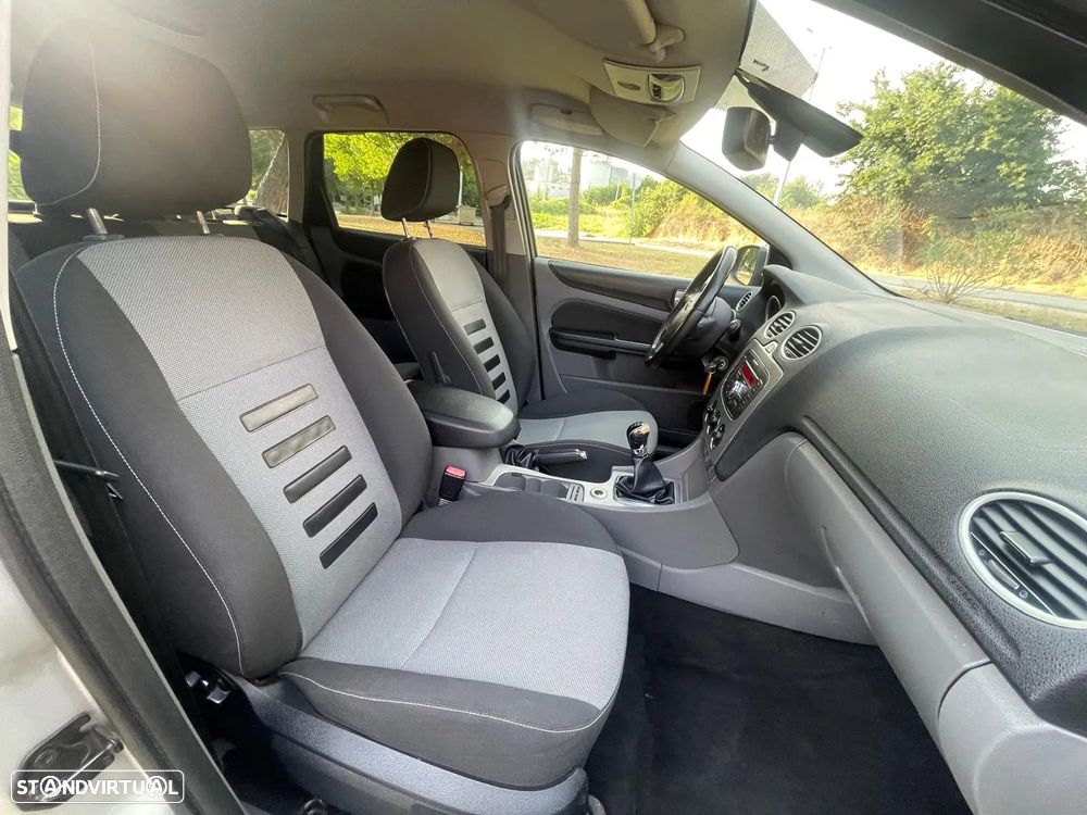 Ford Focus SW 1.6 TDCi DPF Titanium - 14