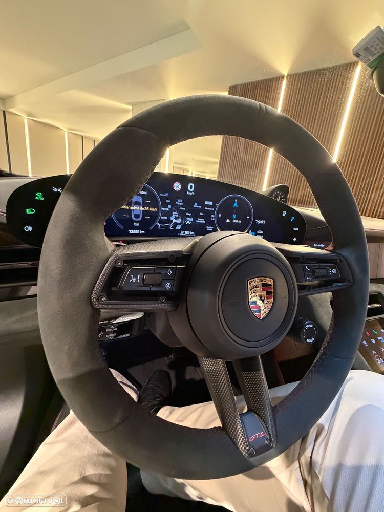 Porsche Taycan GTS - 49