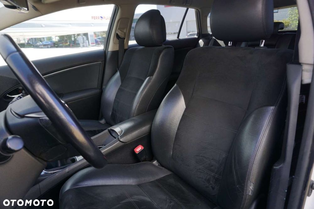 Toyota Avensis 2.2 D-4D Premium - 13