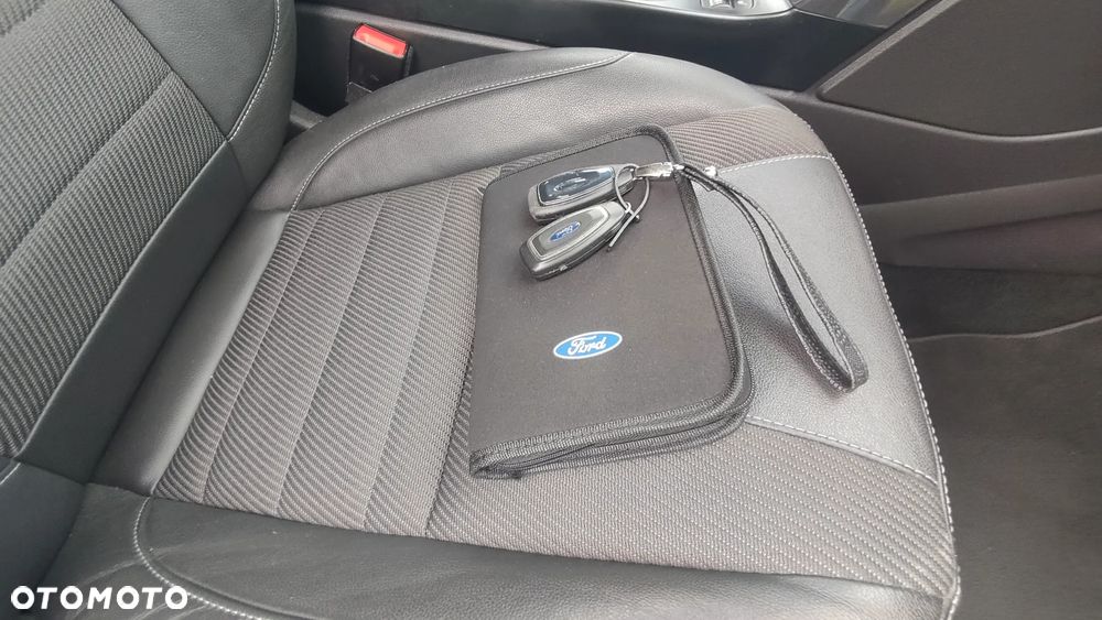 Ford Kuga 2.0 TDCi 2x4 SYNC - 25