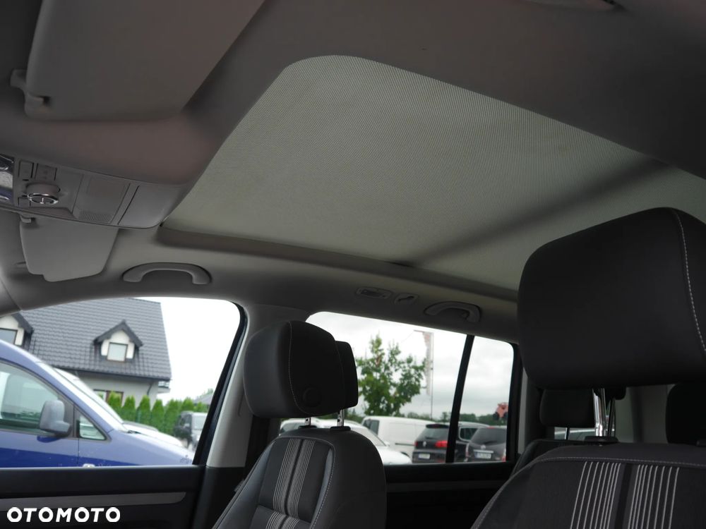Volkswagen Touran 2.0 TDI DPF BlueMotion Technology MATCH - 25