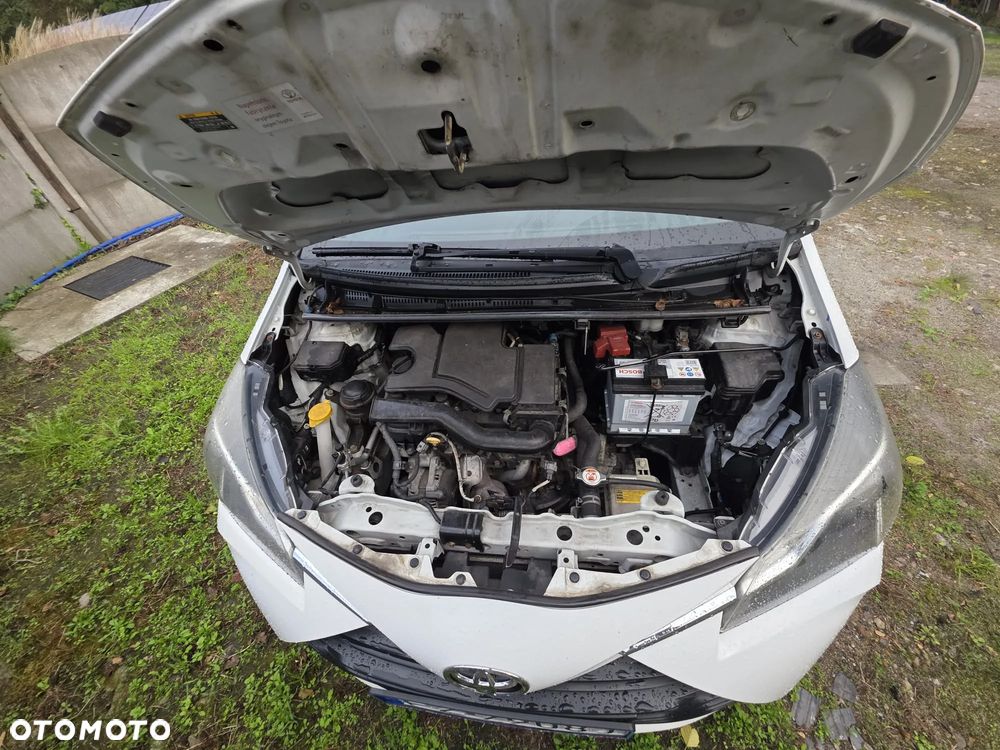 Toyota Yaris 1.0 Active EU6 - 12