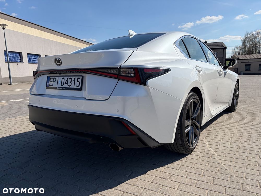 Lexus IS - 4