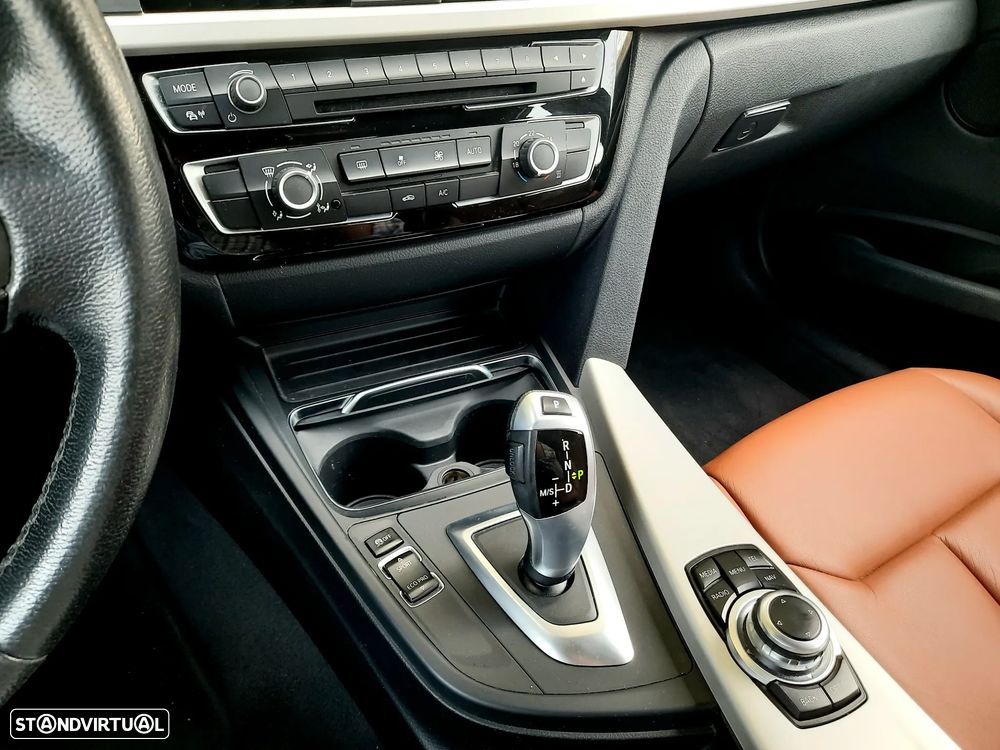 BMW 320 d Aut. Sport Line - 16