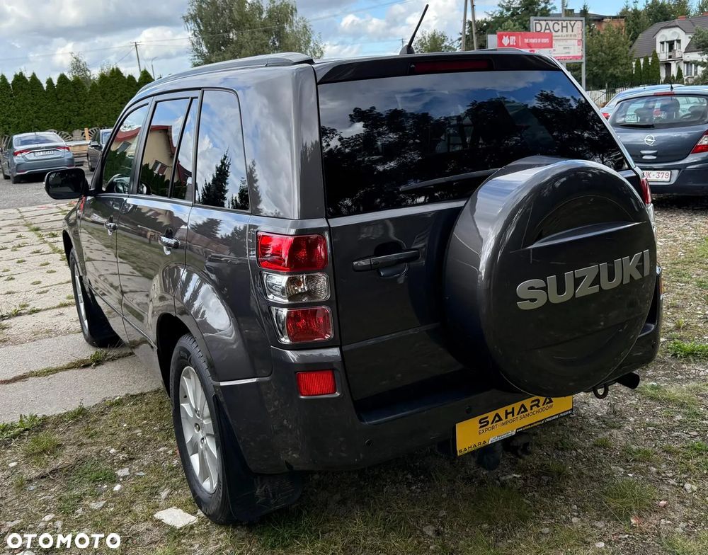 Suzuki Grand Vitara 2.4 De Luxe - 9
