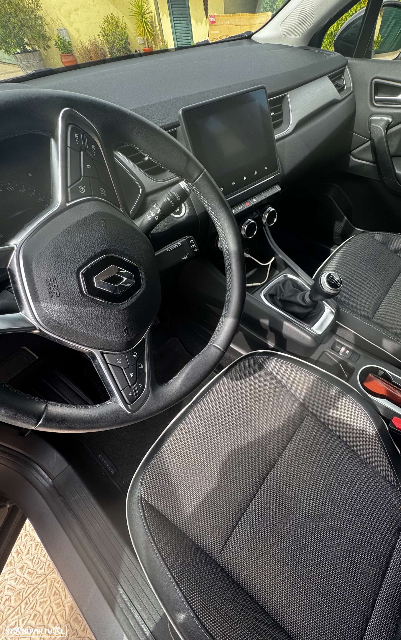 Renault Captur 1.0 TCe Exclusive - 3