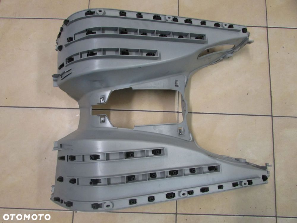 Vespa GTV 300 hpe 2024 podłoga - 2