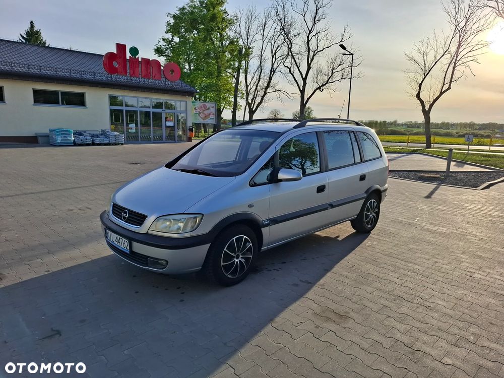 Opel Zafira 2.2 - 9