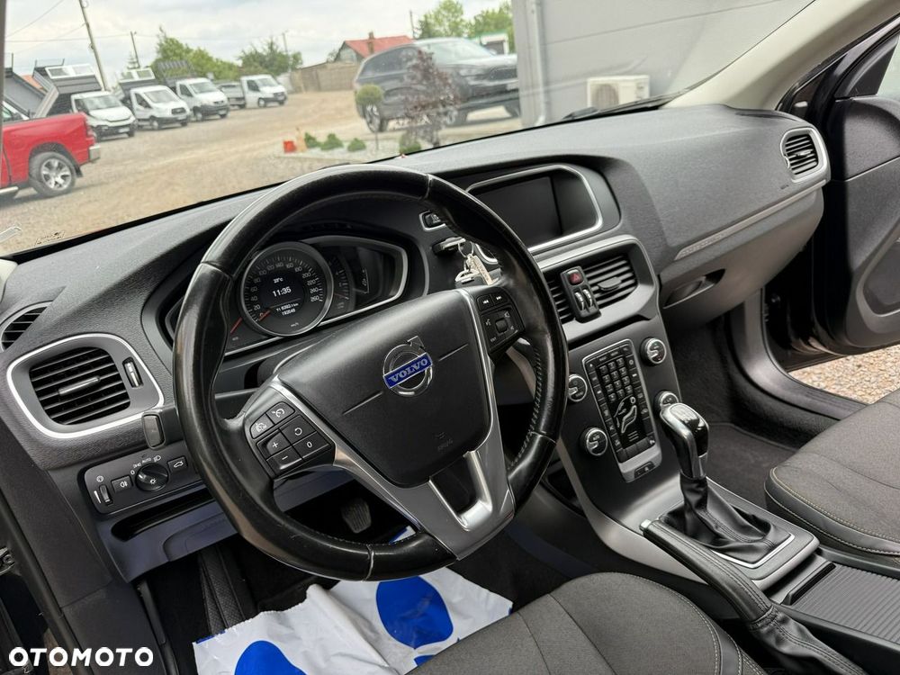Volvo V40 Cross Country - 10