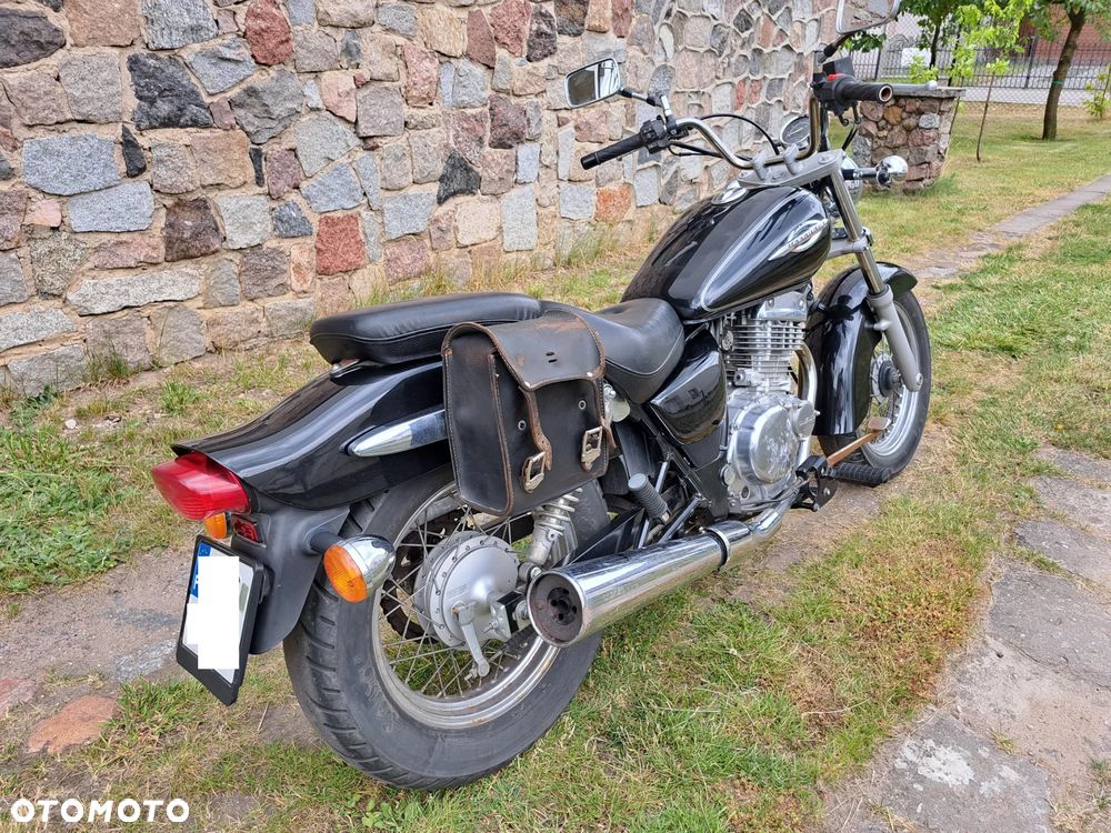 Suzuki GZ - 4