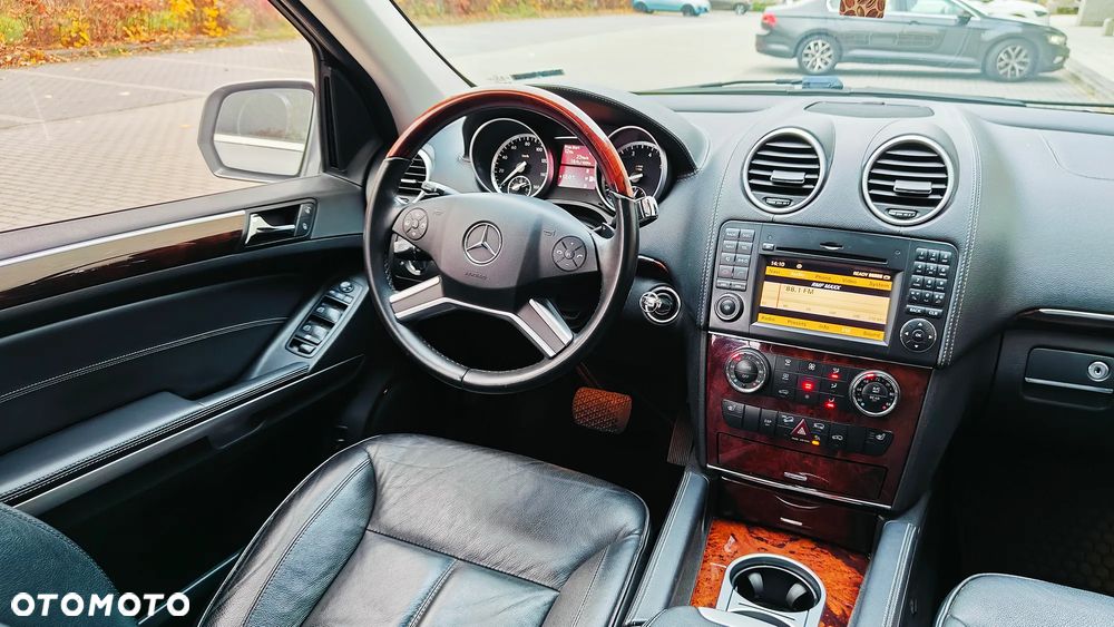 Mercedes-Benz GL 450 - 4