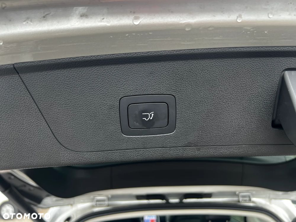 Maxus Euniq 6 - 32