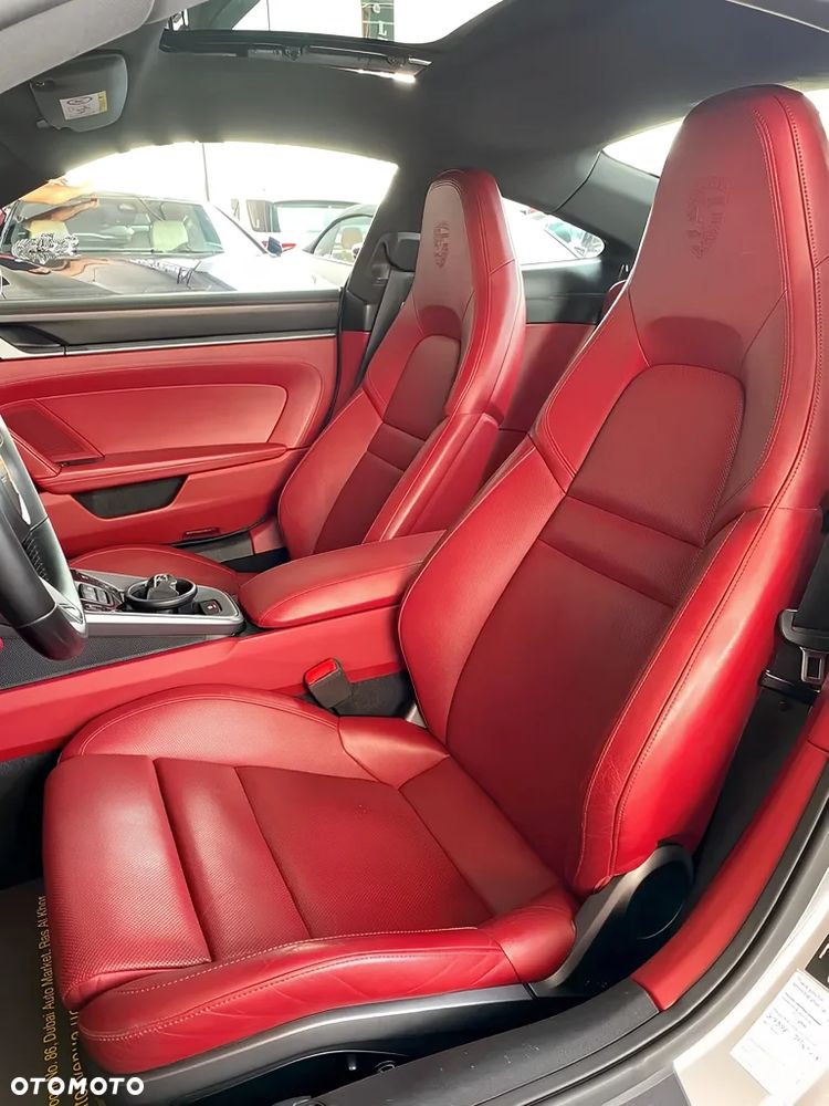 Porsche 911 Carrera S PDK - 12