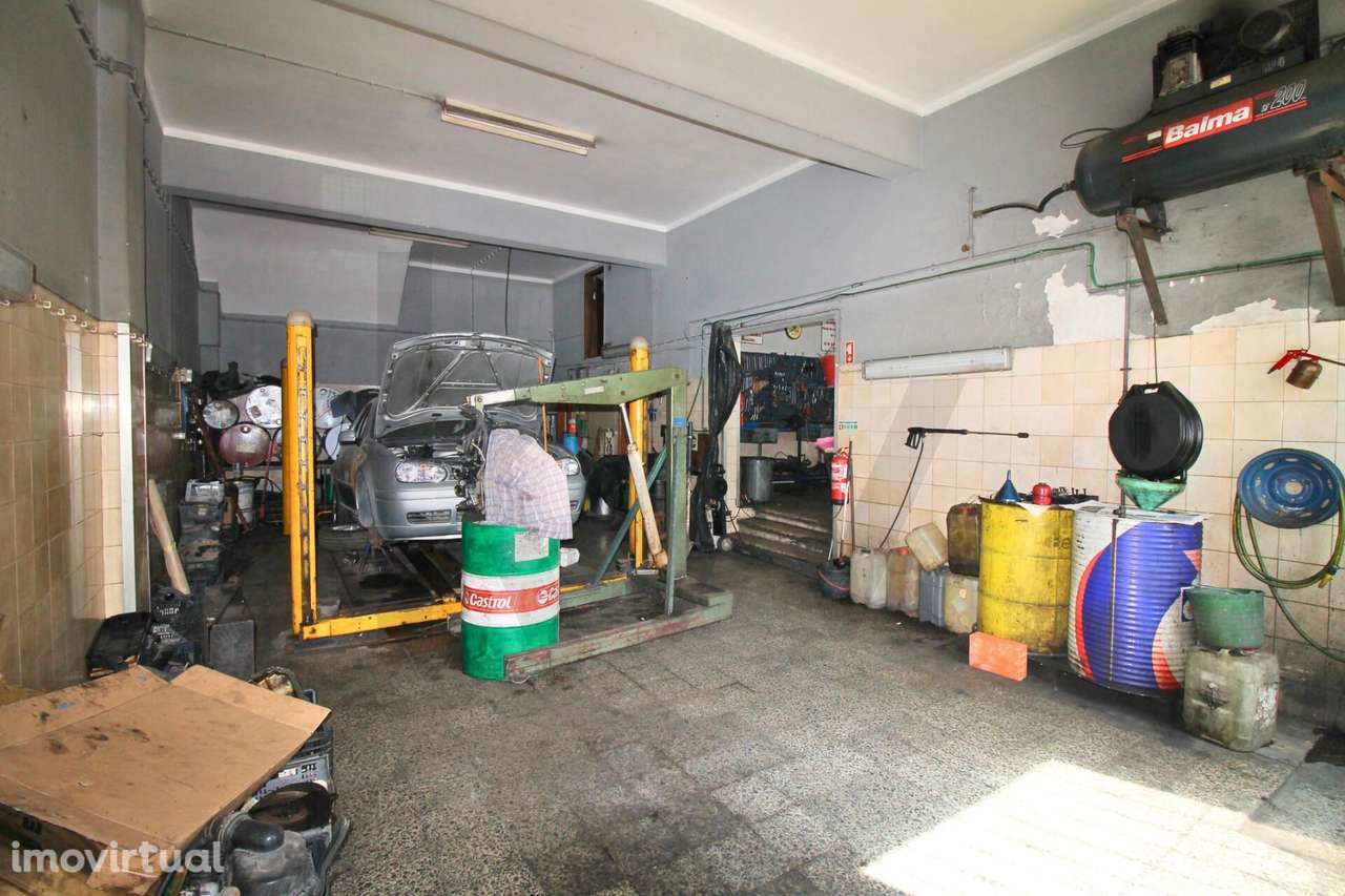 Venda de Oficina + Imóveis – Auto-Central da Arrentela - Grande imagem: 3/16
