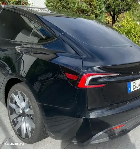 Tesla Model 3 - 3