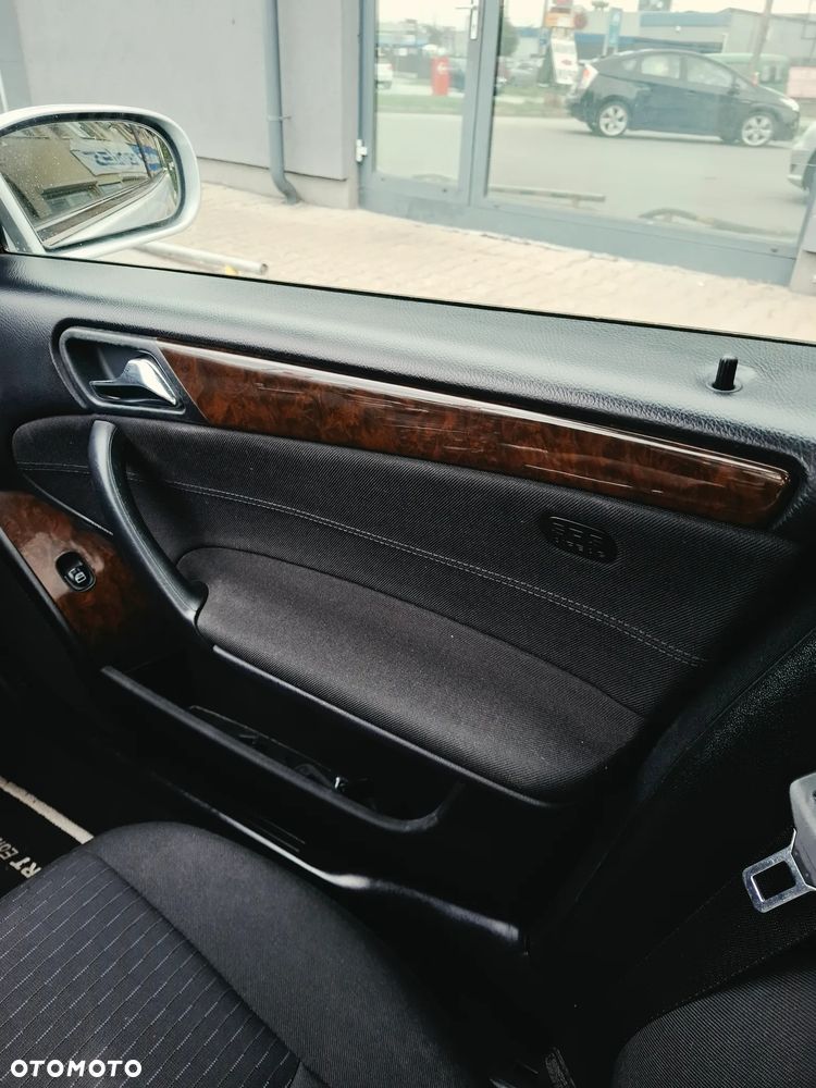 Mercedes-Benz Klasa C - 25