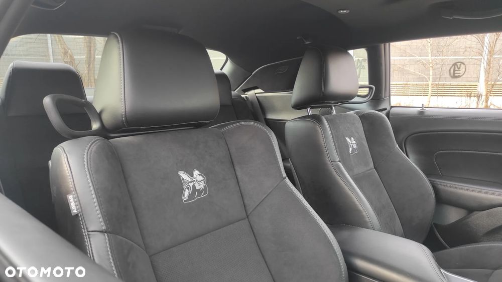 Dodge Challenger 6.4 Scat Pack - 13