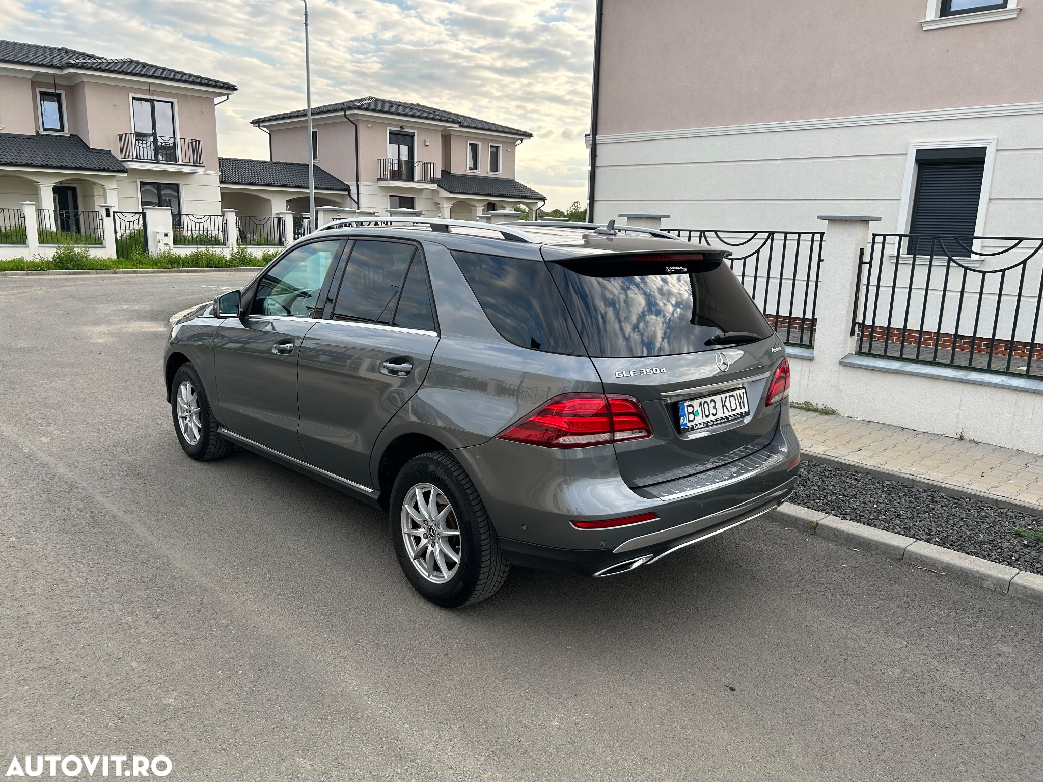 Mercedes-Benz GLE 350 d 4MATIC - 3