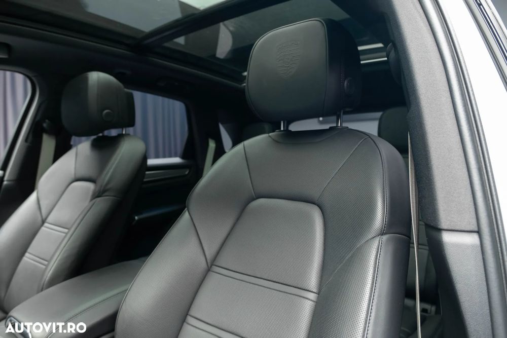 Porsche Cayenne E-Hybrid Tiptronic S Platinum Edition - 9