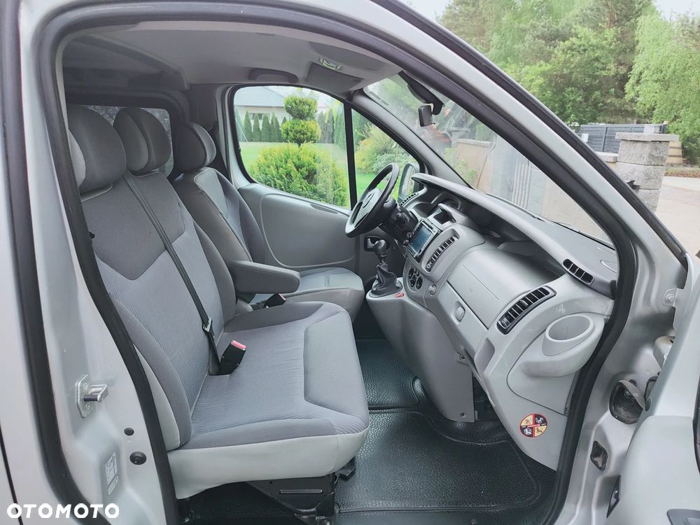Opel Vivaro L2H1 2.9t - 12