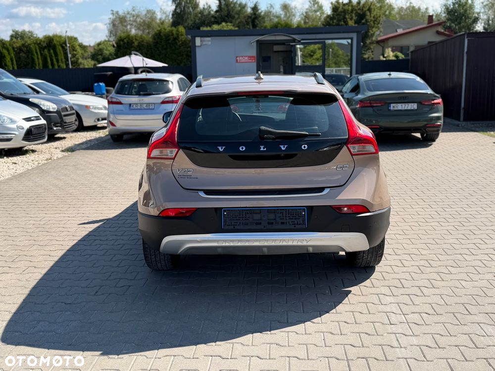 Volvo V40 D2 R Design - 5